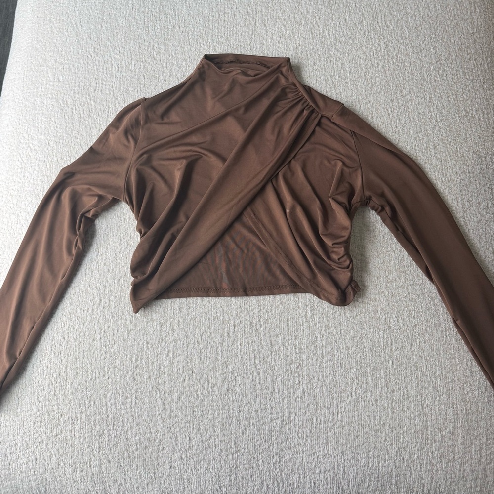 SHEIN Brown crop long sleeve. Cross cut